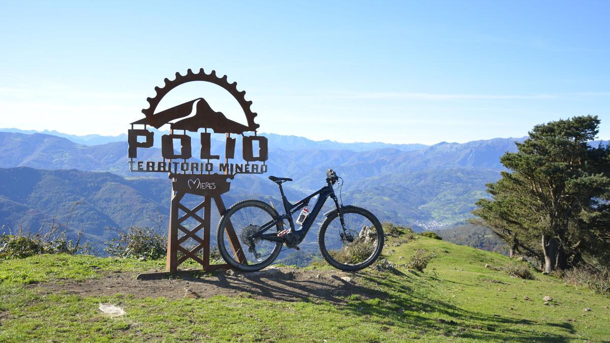 La cima de la ruta de Polio.