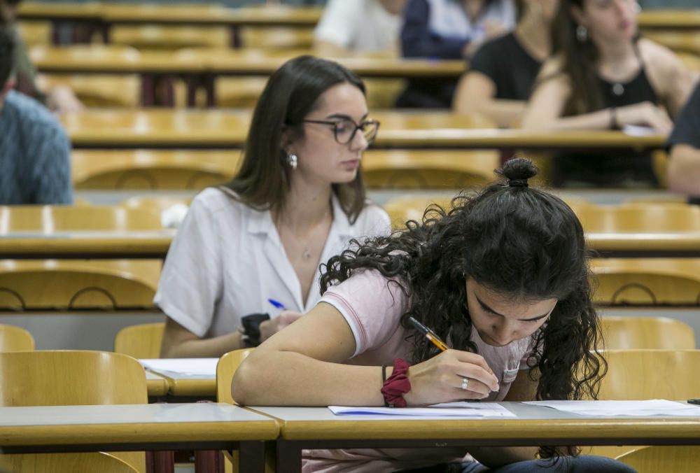 En la Universidad de Alicante se han examinado 3.494 estudiantes.