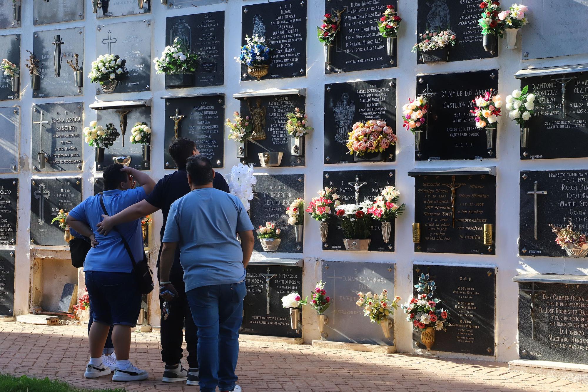 Los cementerios cordobeses se preparan para el Día de Todos los Santos