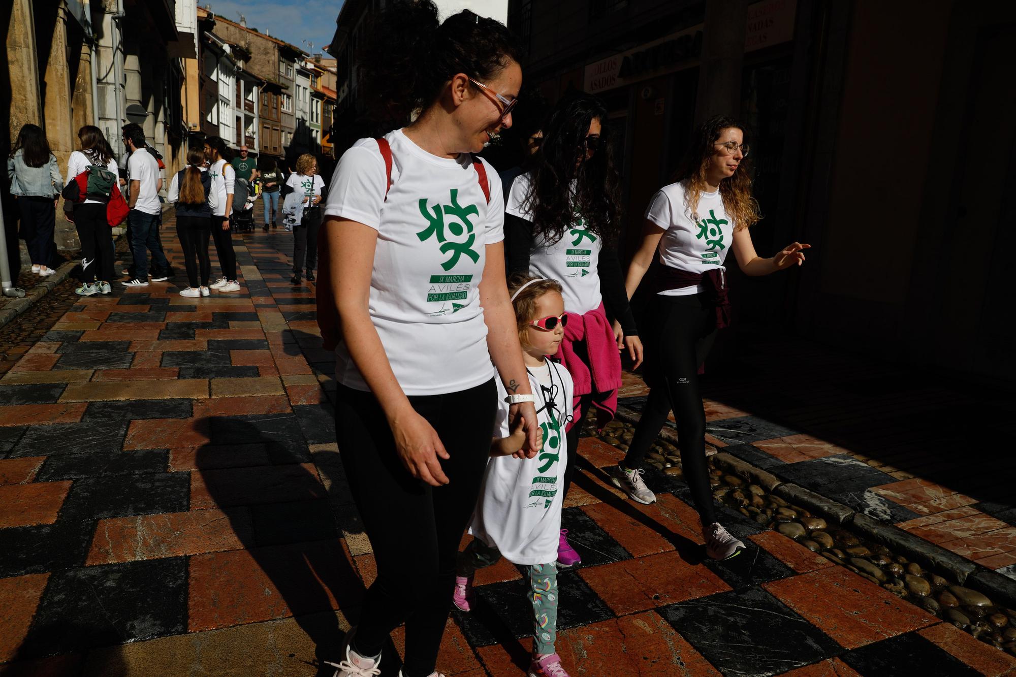 La IX Marcha por la Igualdad de Avilés, en imágenes