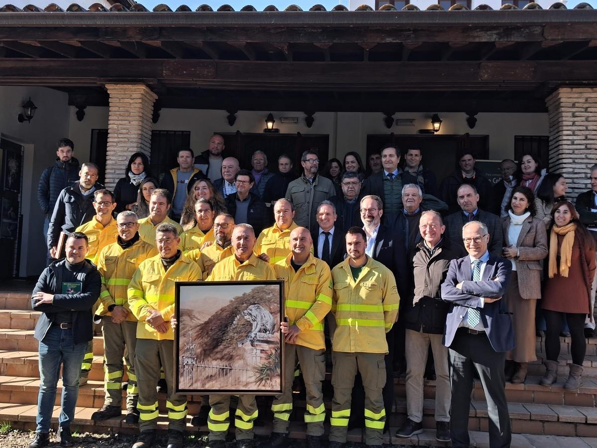 Foto de familia de los asistentes a la entrega del Premio Moratalla en el Parque Natural de Hornachuelos.