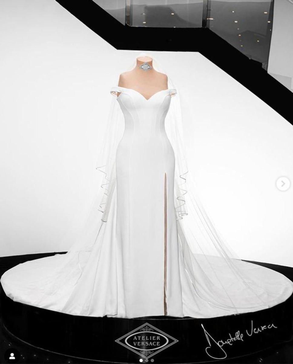 El vestido de Britney Spears fue diseñado por Atelier Versace