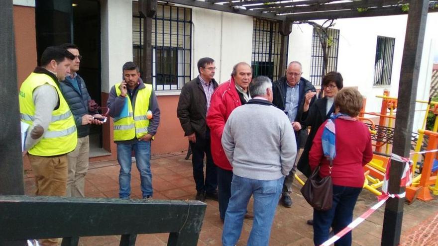 Infraestructuras consensúa los remates de la obra del Mirador con los mayores del Centro de Osario Romano