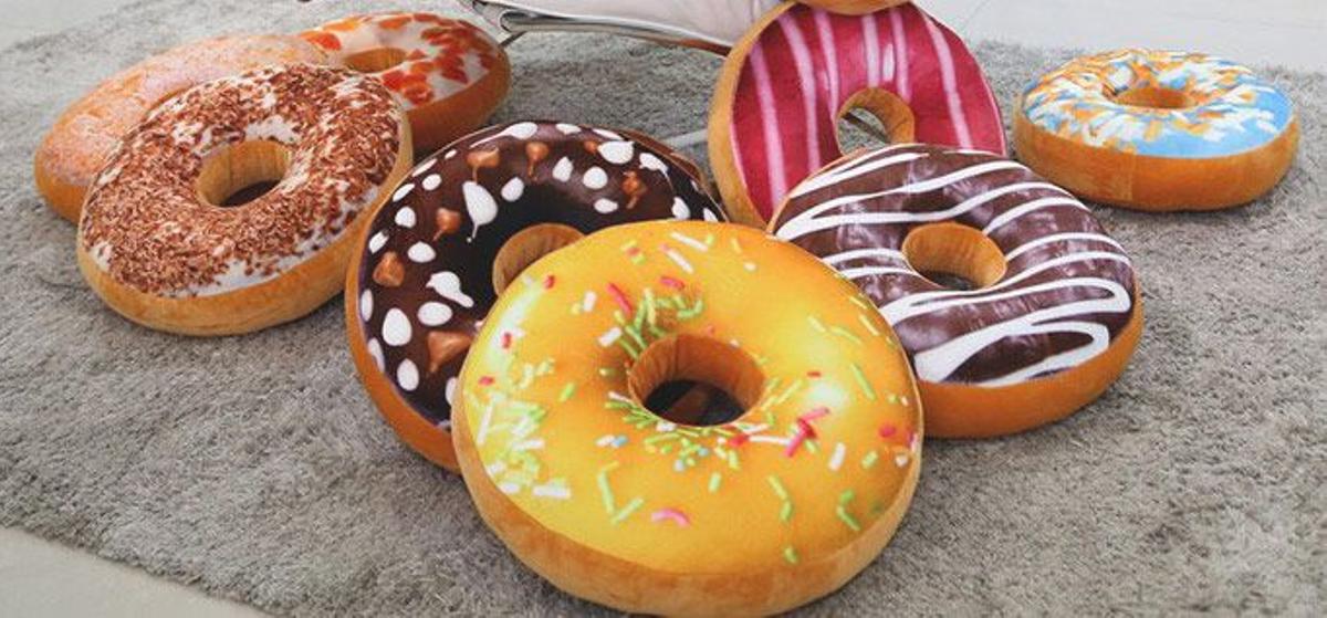 15 regalos foodies: cojines con forma de donuts