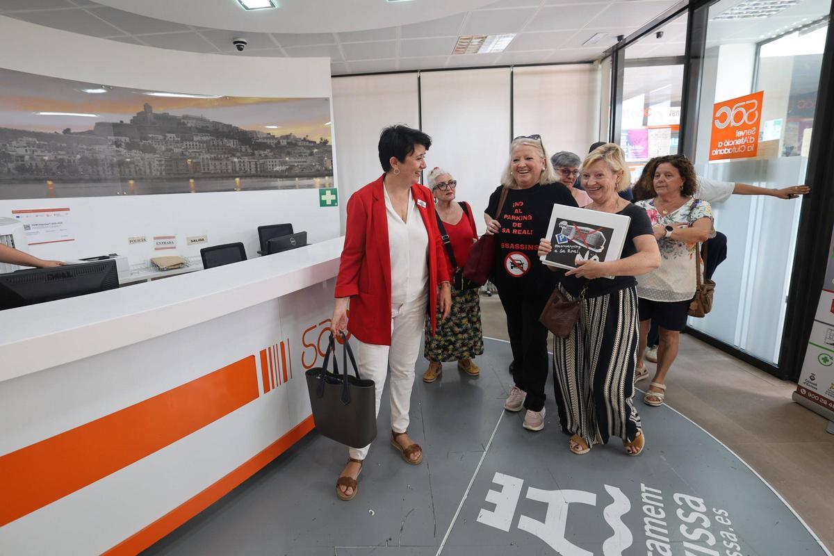 La movilización de los vecinos de Ibiza en contra del microparking en sa Real, en imágenes
