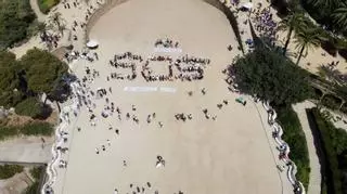Vecinos del Park Güell reclaman para recuperarlo con una acción en vídeo de dron