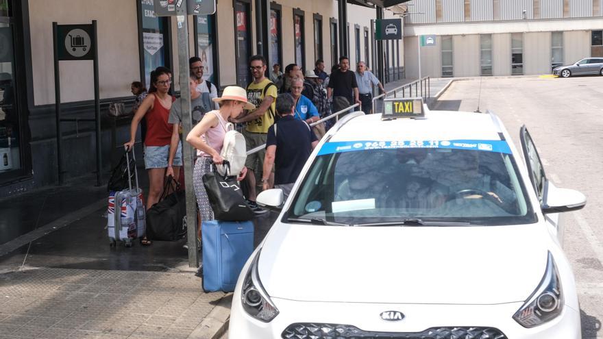 Nueva tarifas del taxi en Alicante, Marina Baixa y l&#039;Alcoià: sube el kilómetro recorrido y la hora de espera