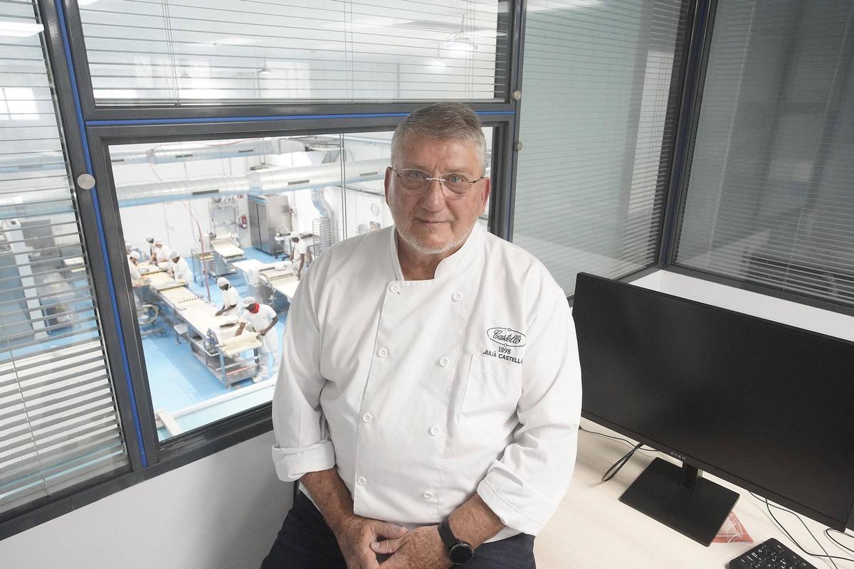 Julià Castelló a l'obrador d'El Xuixo de Can Castelló a Banyoles