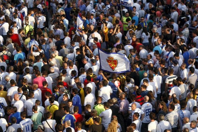 Concentración de aficionados por el futuro del Real Zaragoza