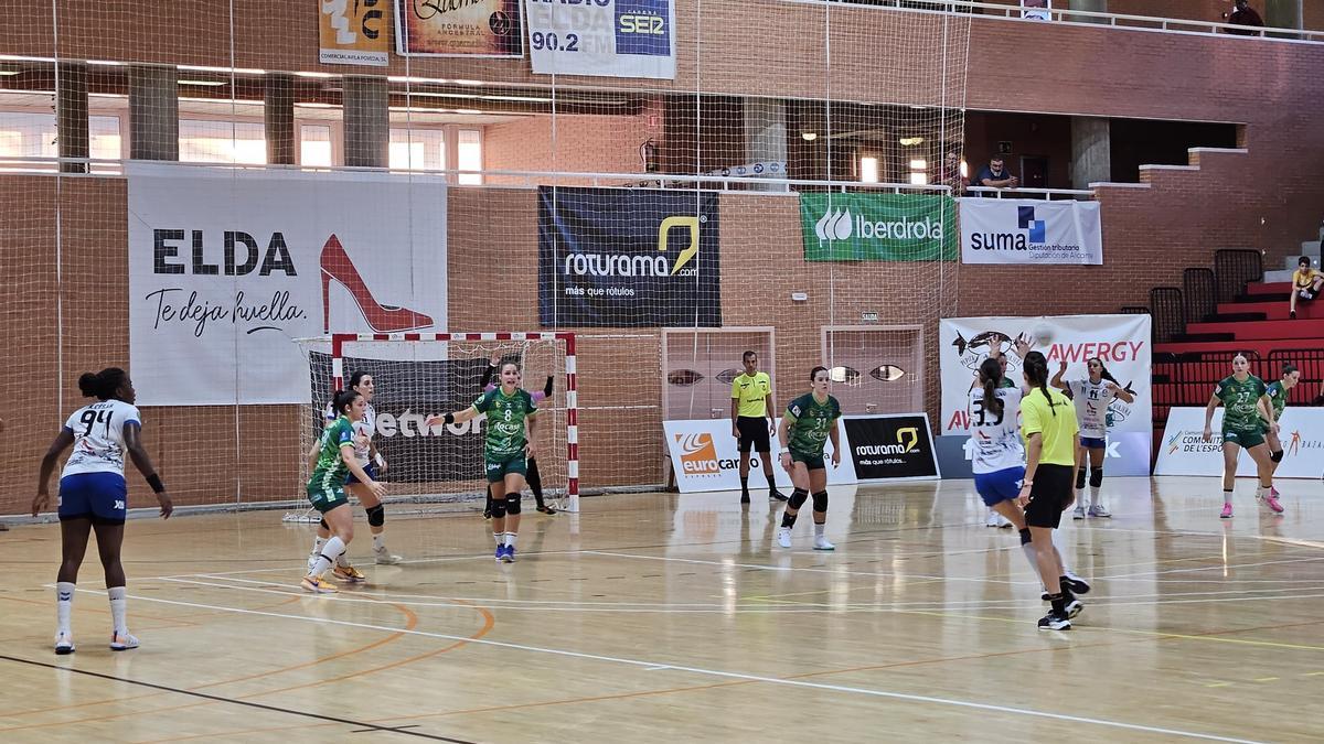 El Elda Prestigio lucha, pero cae ante Rocasa (20-26)