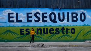 Pintada a favor de la anexión de la Guyana a Venezuela en una calle de Caracas.