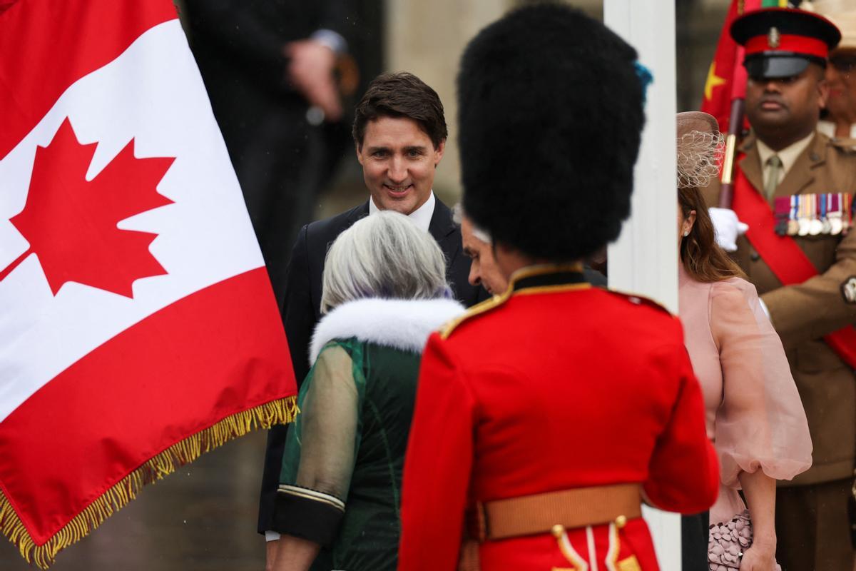 El primer ministro de Canadá, Justin Trudeau, llega para asistir a la ceremonia de coronación del rey Carlos y la reina Camila de Gran Bretaña en la Abadía de Westminster, en Londres, Gran Bretaña, el 6 de mayo de 2023. REUTERS/Henry Nicholls