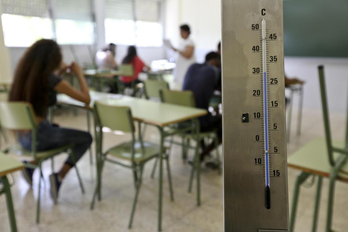 Una clase con temperaturas cercanas a los 30 grados al inicio del curso en Alicante