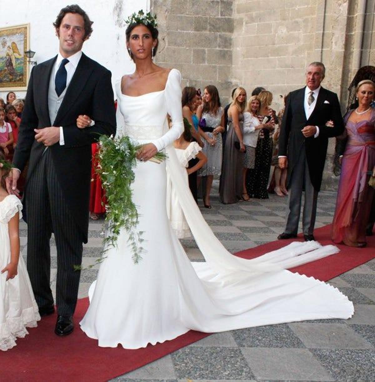 ¿Qué celebs se casaron vestidas de Manuel Mota?