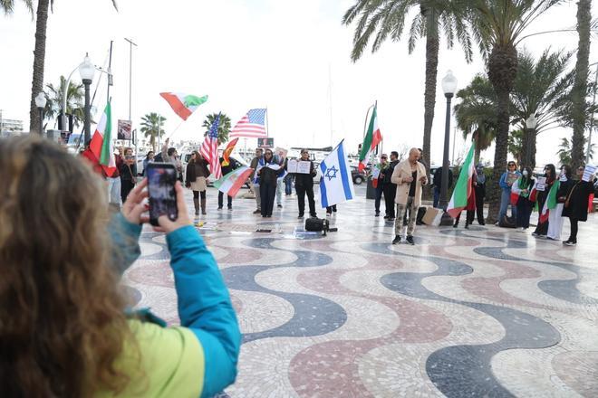Así ha sido la manifestación por Irán en la Explanada de Alicante