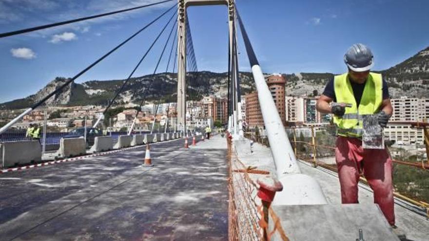 El puente Fernando Reig será asfaltado cuando Sanidad autorice la operación.
