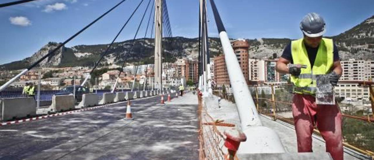 El puente Fernando Reig será asfaltado cuando Sanidad autorice la operación.