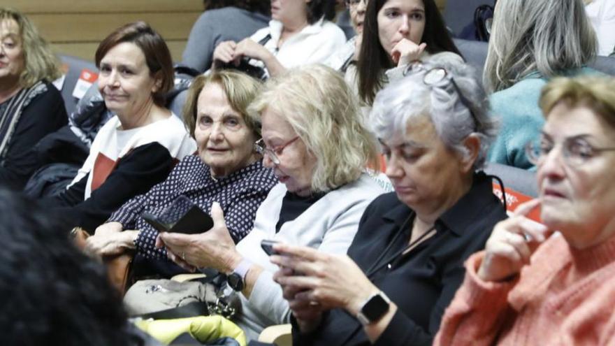 Proyección feminista, con las tres alcaldesas de Gijón | MARCOS LEÓN