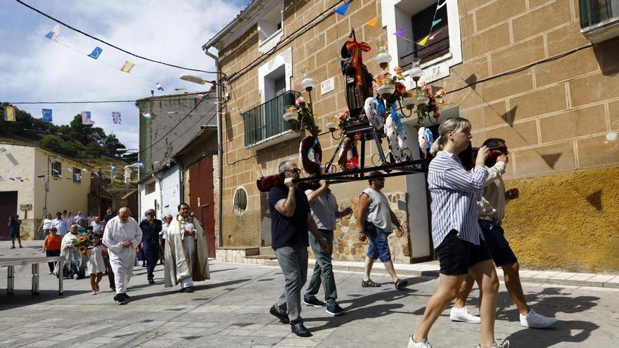 Trasmoz reanuda sus fiestas tras el incendio del Moncayo