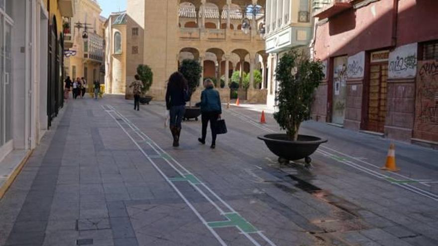 CLr dice que la adjudicataria de la ORA pintó las calles para los puestos de forma irregular