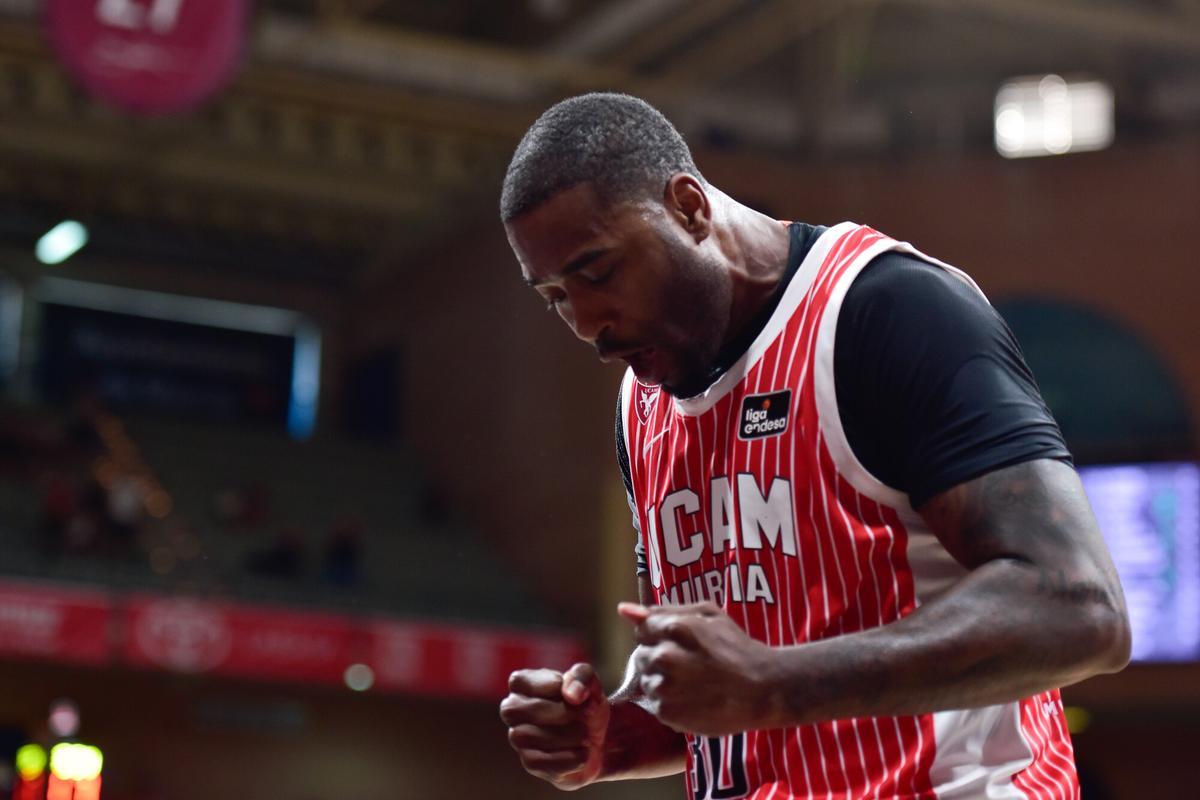 Kelan Martin, del UCAM Murcia, celebrando una acción durante el partido ante el Barça.
