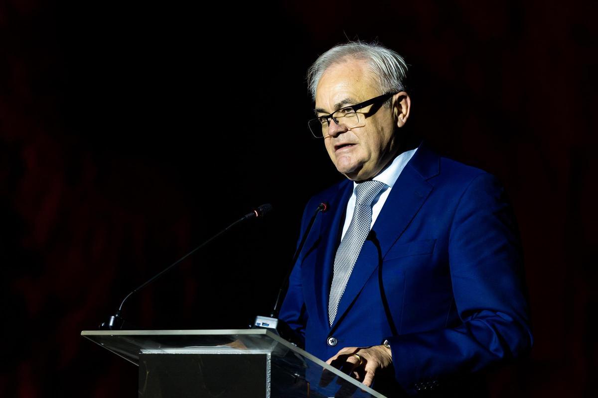 El galardonado, José Juan Fornés, durante su discurso.