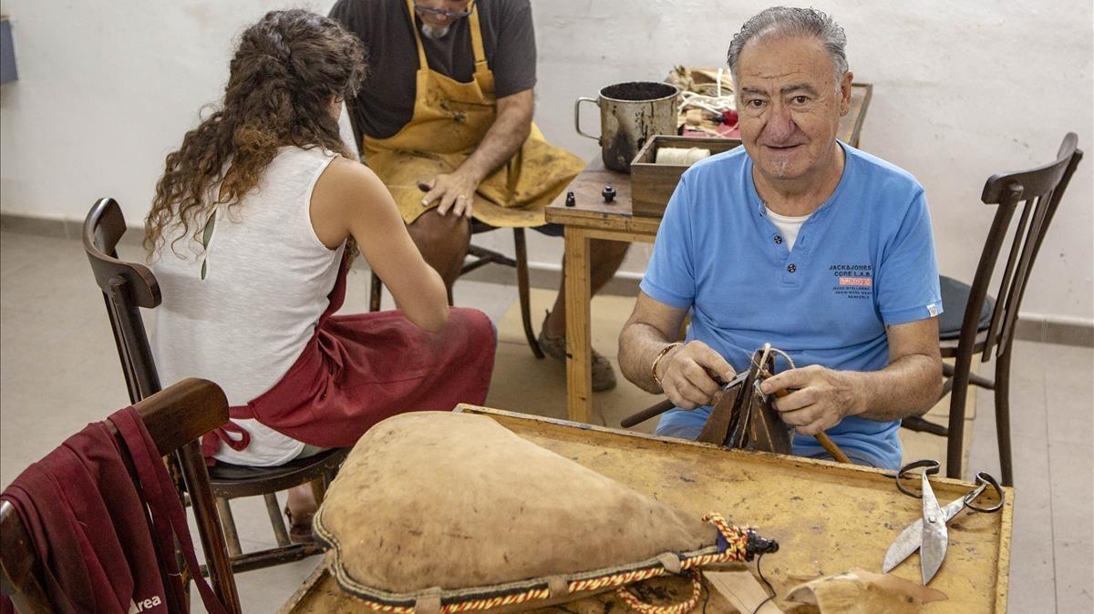 Joan Campà, último fabricante de botas. 