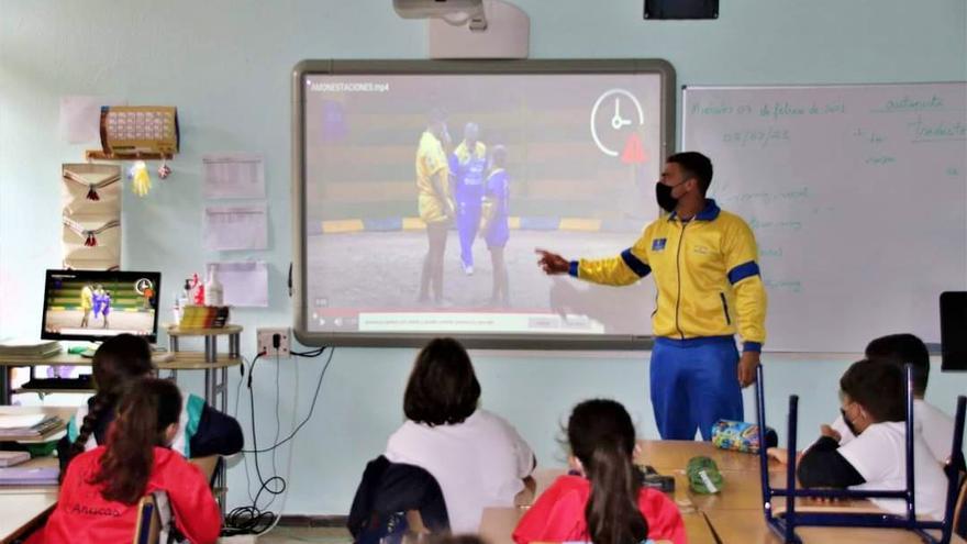 El Proyecto Escuela de Lucha Canaria continúa su curso