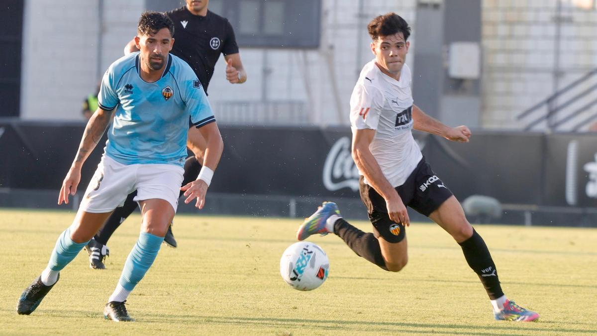 Alberto Jiménez, durante el Valencia-Castellón de pretemporada la pasada temporada.