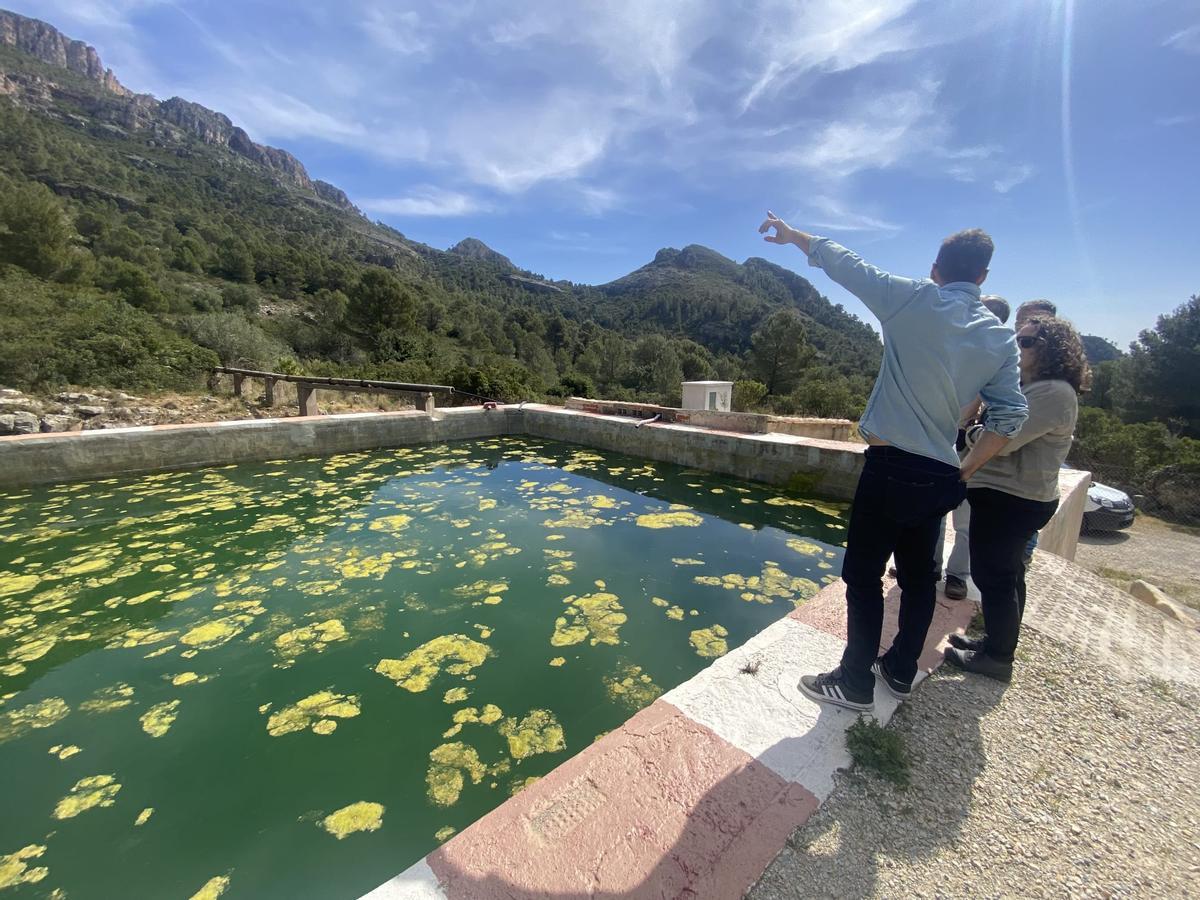 El depósito de agua para apagar incendios habilitado en el paraje Parpalló-Borrell de Gandia