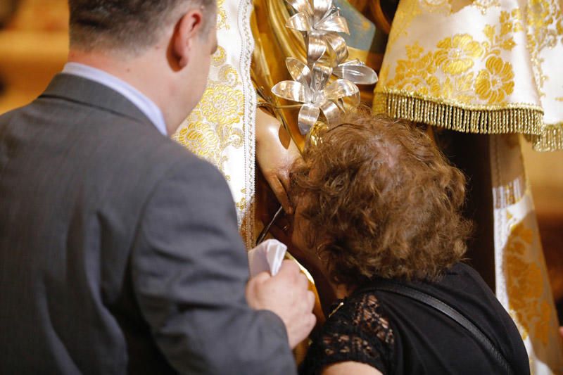 Besamanos a la Virgen de los Desamparados