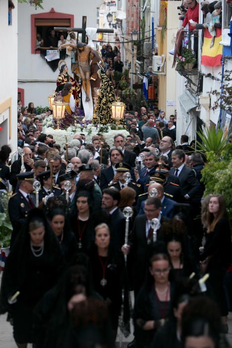 Miles de personas sienten la Semana Santa de cerca en el espectacular descenso por el Casco Antiguo