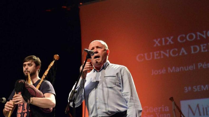 José Manuel Pérez y Pablo Carrera, en plena actuación.