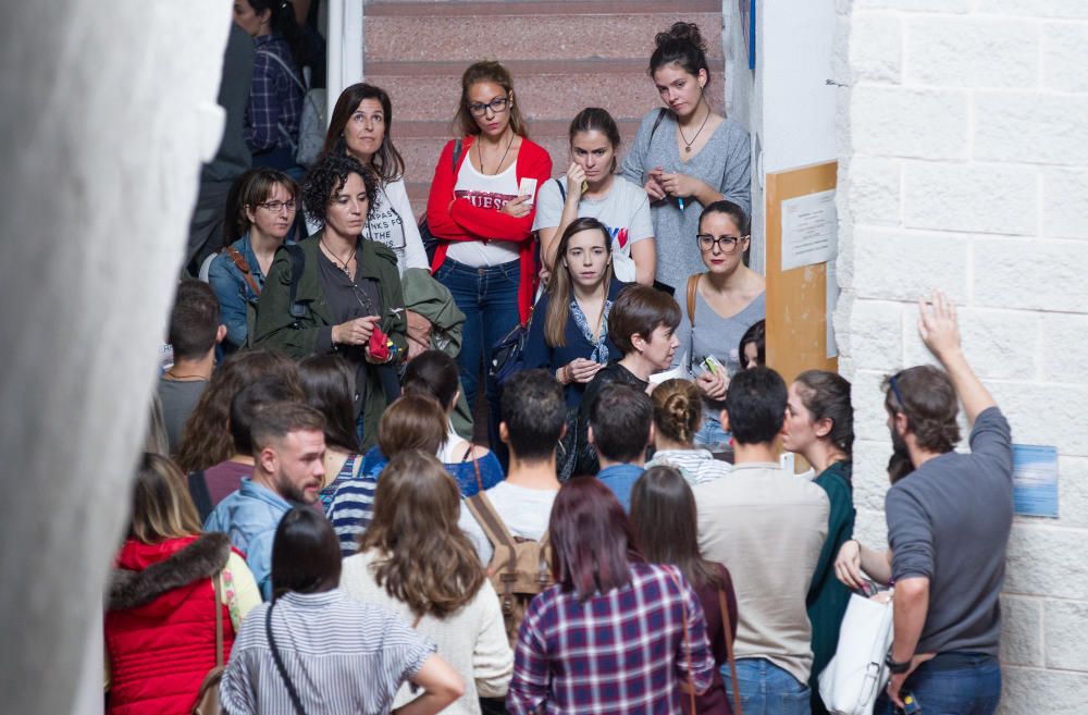 Miles de aspirantes en las oposiciones de Enfermería en Alicante