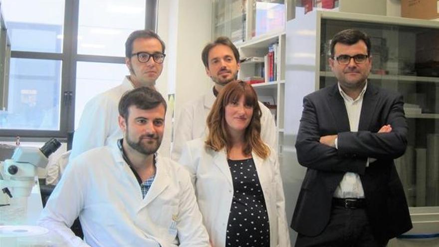 Equipo de investigadores del IRB Barcelona con Eduard Batlle.