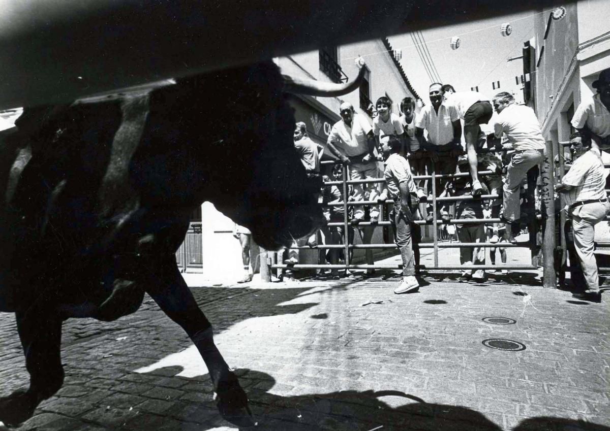 Los encierros de El Viso, en blanco y negro