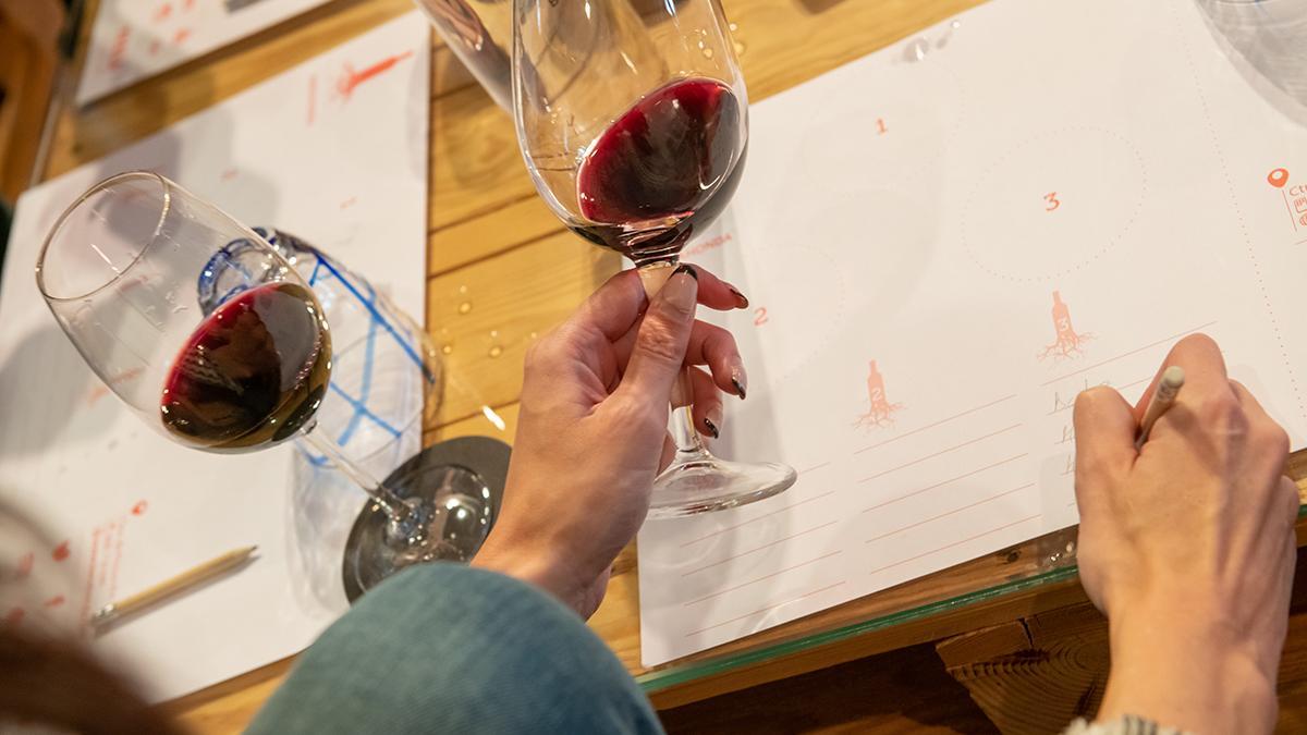El consumo de vino tinto decrece en el mundo.