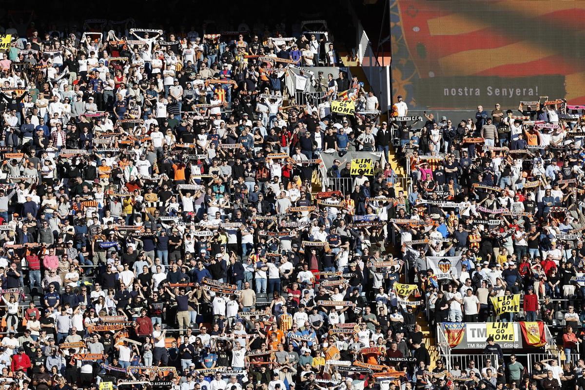 Una parte de la grada de Mestalla.