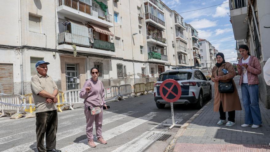Vecinos de San Antón exigen poder entrar en sus casas para recoger pertenencias