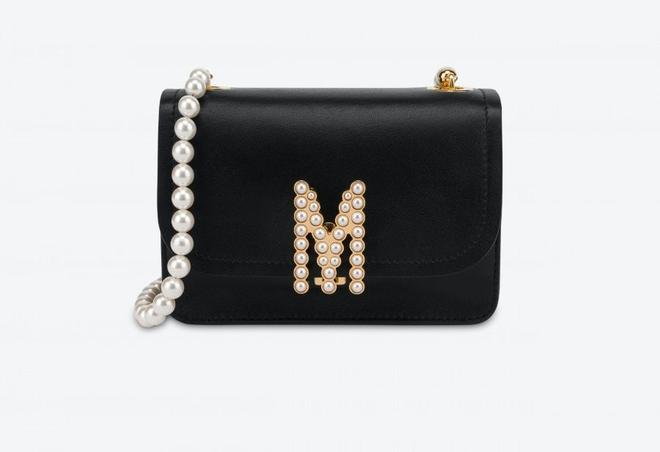 Bolso de Moschino (Precio: 820 euros)