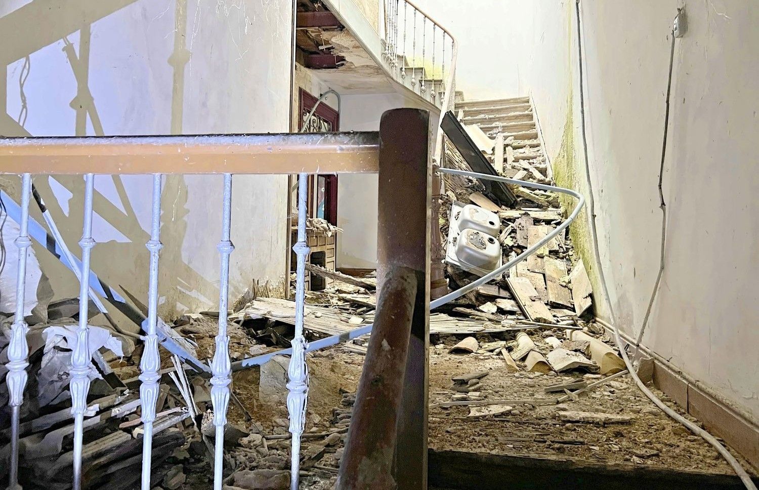 Así está el interior de la Sala Yago tras 20 años de abandono