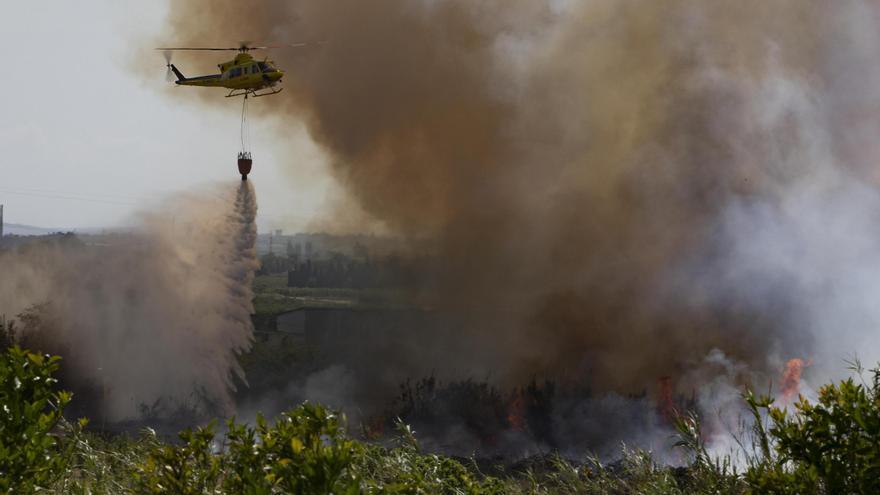 Se retiran los medios aéreos del incendio forestal de la Torre d&#039;en Lloris