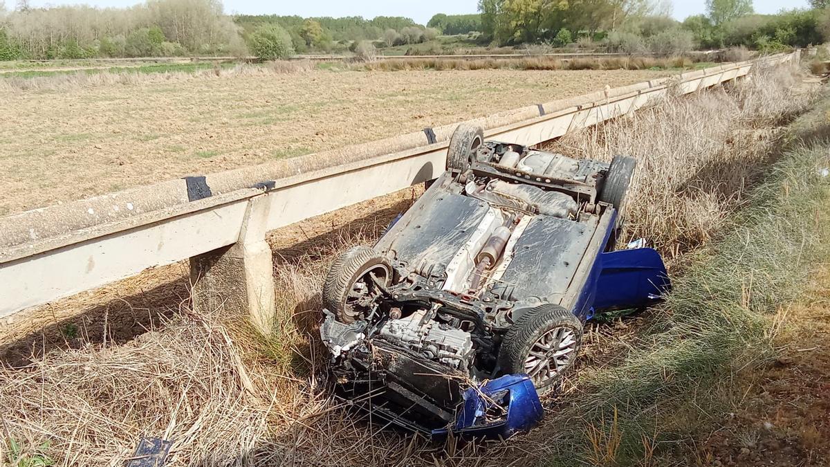 Estado en el que quedó el vehículo del accidente.