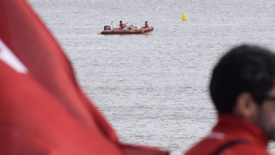 Olas de hasta dos metros obligan a cerrar al baño 25 playas en Asturias