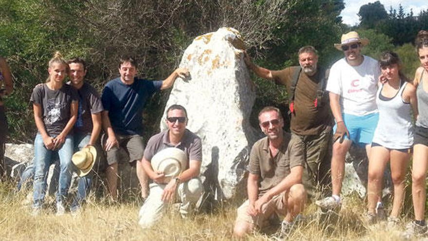 El equipo de excavación dirigidos por Puig y Hernández.