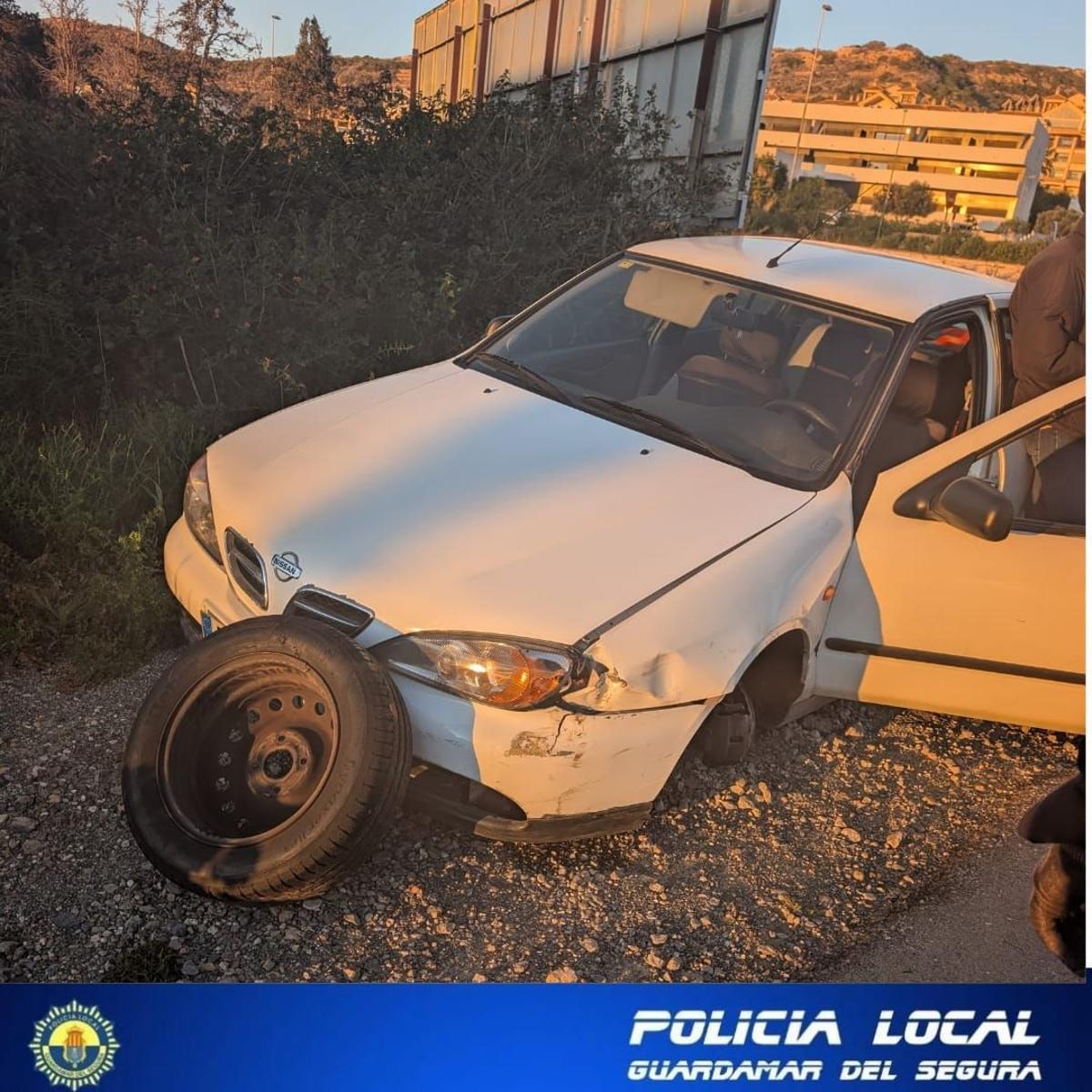 Vehículo que circulaba por la N-332 sin una rueda