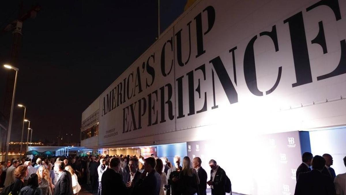 Inauguración institucional del America's Cup Experience, el centro de divulgación de la Copa América de vela, situado en el antiguo Imax del Port Vell.