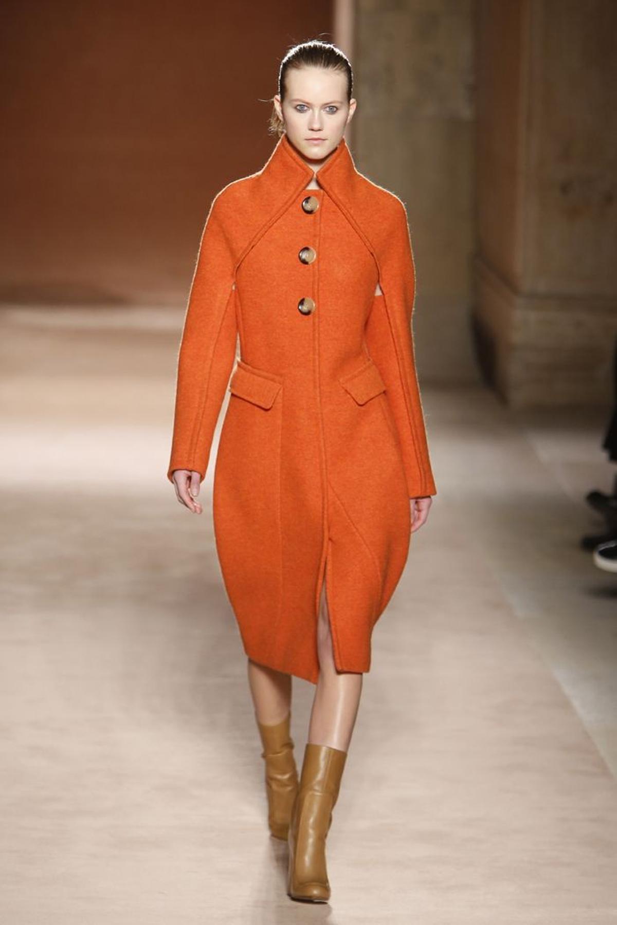 MBFWNY: Victoria Beckham Otoño/Invierno 2015/16, abrigo naranja