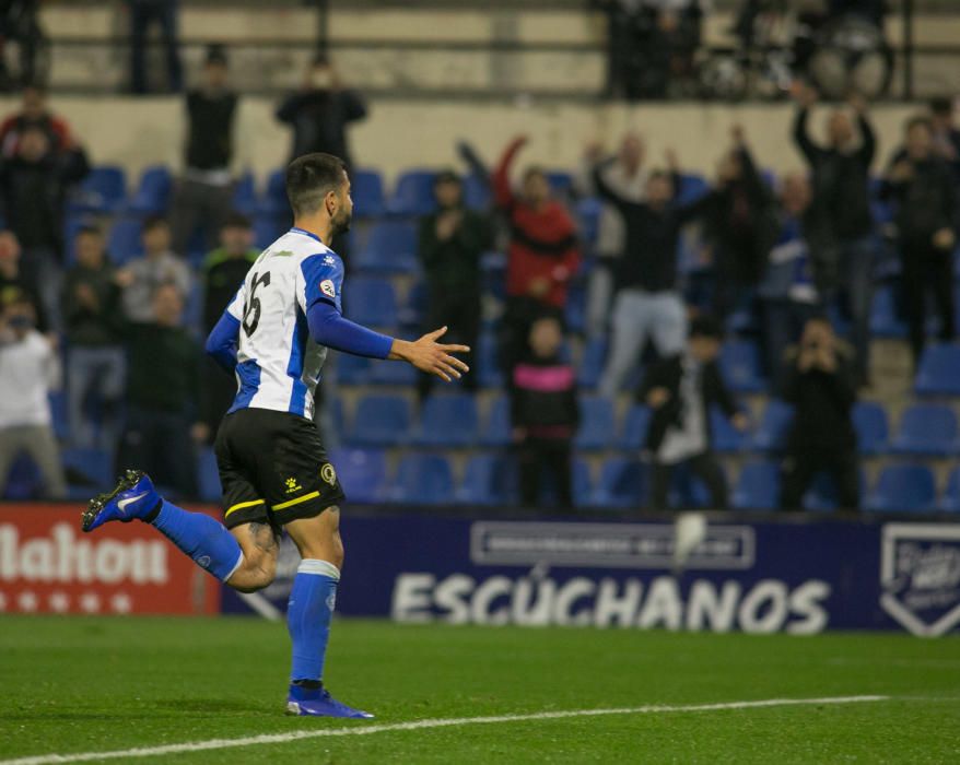 El Hércules remonta al Mestalla con goles de Pablo Íñiguez y Carlos Martínez