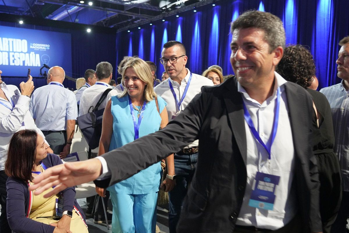 Marta Barrachina con Carlos Mazón.